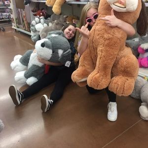 Meet your Posher, Maraia